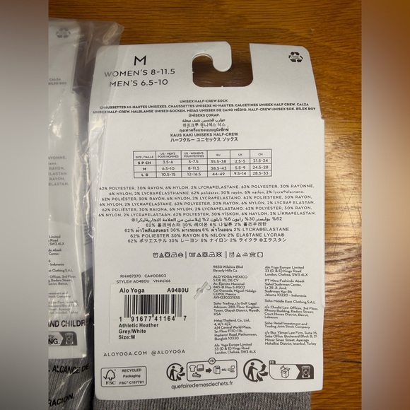 Alo Yoga Socks 2 Pair Medium Gray White Half Crew Athletic NWT - Picture 6 of 7